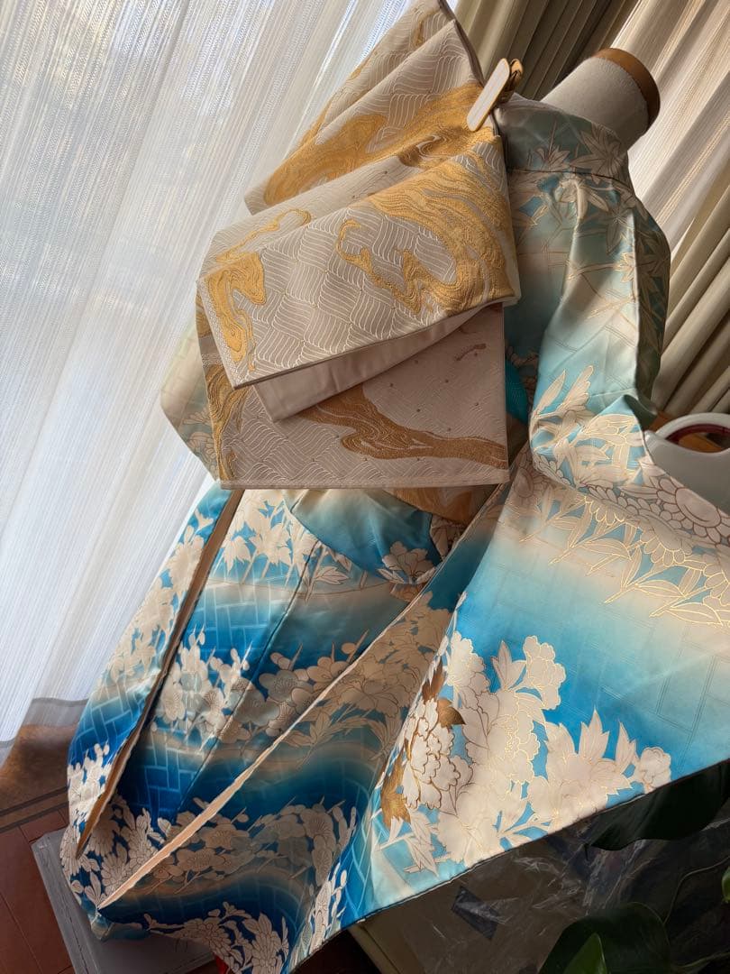 振袖フルセット アイボリー×ブルーグラデ 金箔金駒刺繍