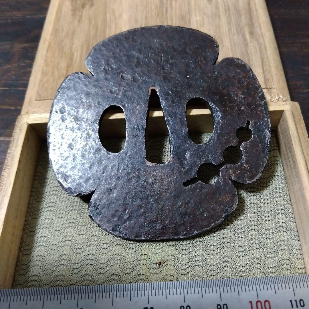 【値下げ】鍔　木瓜形　串団子透かし　打目地模様　明珍派？　桃山〜江戸？　美品