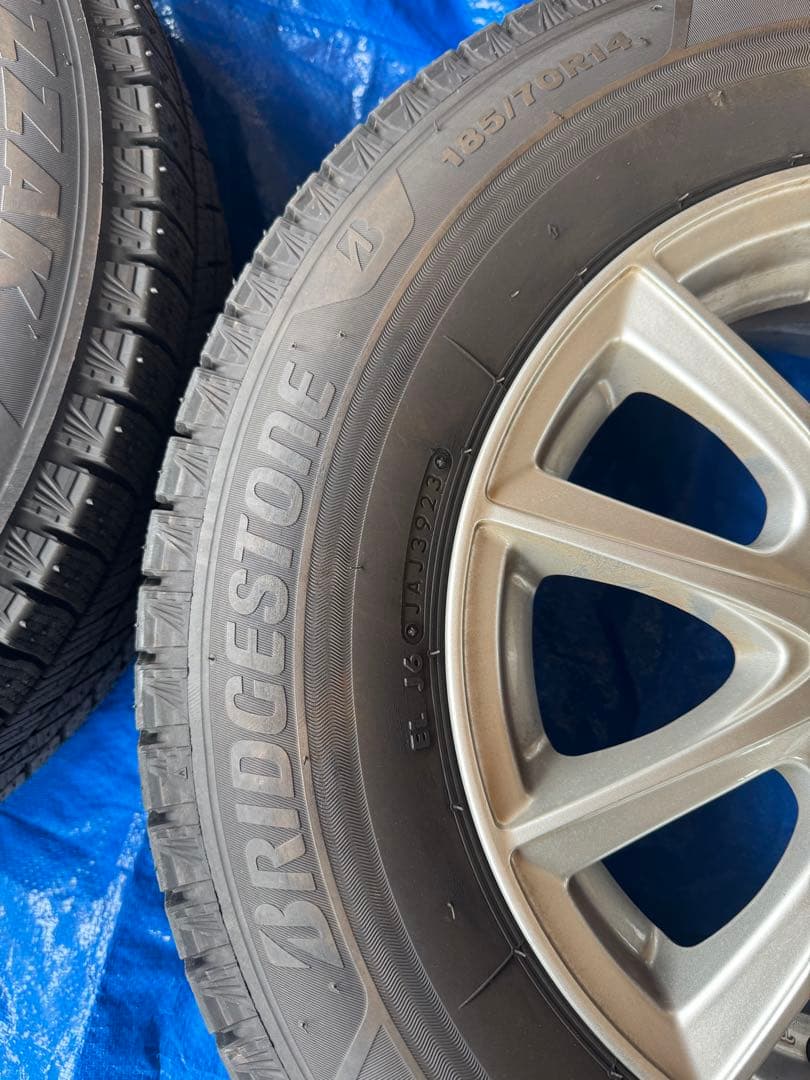 ブリヂストン185/70R14 88Q スタッドレス4本プレオ ホイール