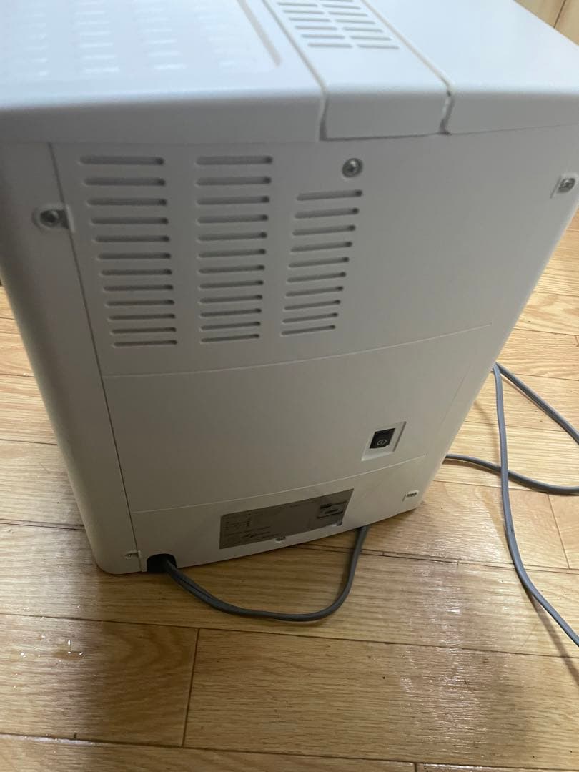 デロンギ　マグニフィカ　全自動コーヒーマシン　ESAM03110w ホワイト