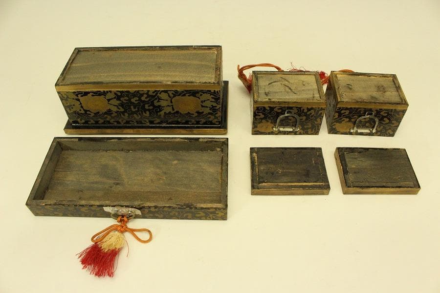 雛道具 ミニチュア 蒔絵 箪笥 長持 木製 時代物(A980)