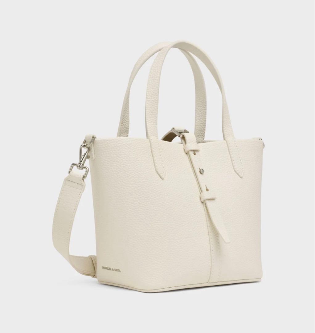 CHARLES & KEITH Beryl ベリル リサイクルレザーバケツバッグ