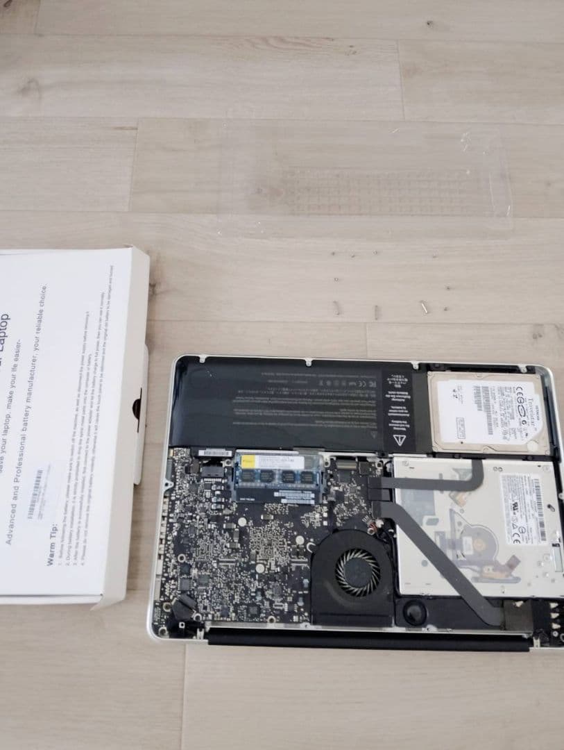 【バッテリー新品・ディスプレイ交換済み】Apple MacBook Pro13