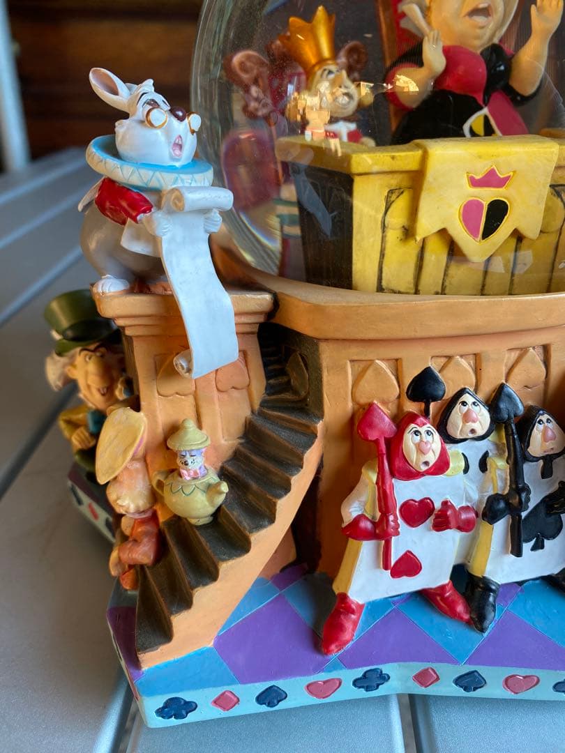 ふしぎの国のアリス　スノードーム　スノーグローブ　オルゴール　フィギュア