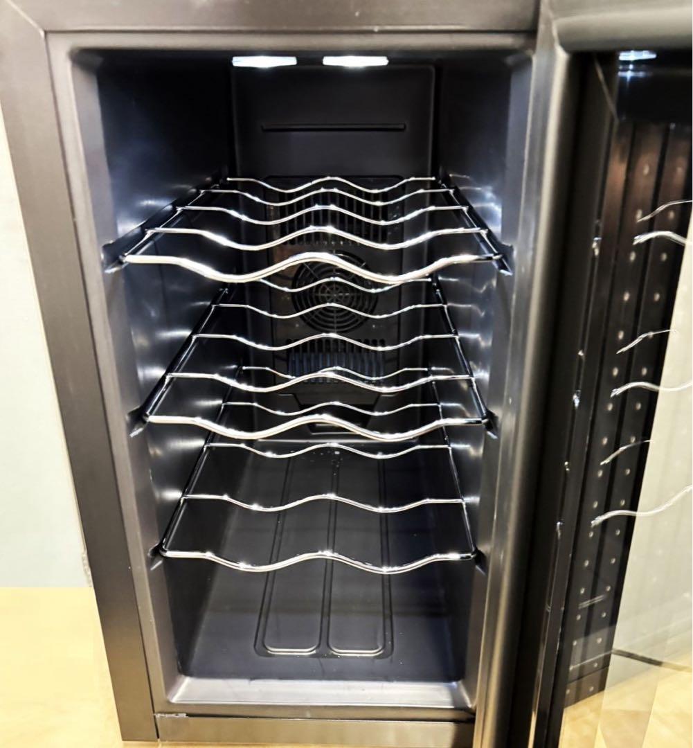 美品 アイリスオーヤマ ワインセラー PWC-251P-B 8本収納 作動確認済
