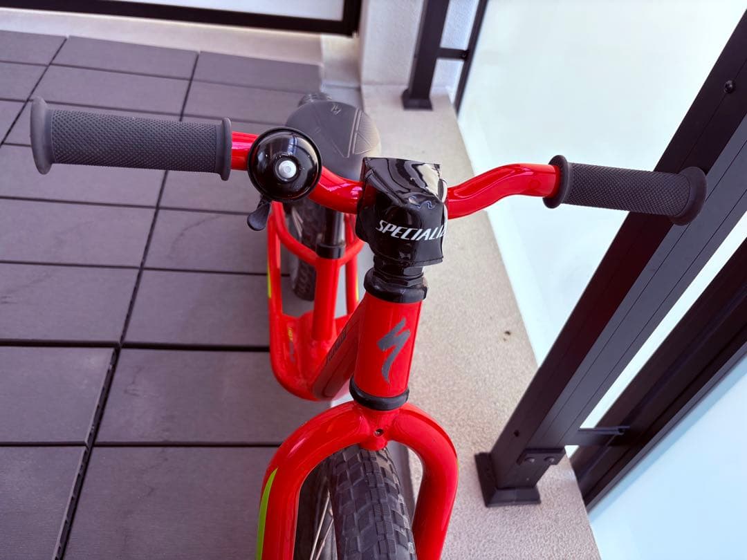 スペシャライズド　HOTWALK フローレッド キッズバイク キックバイク