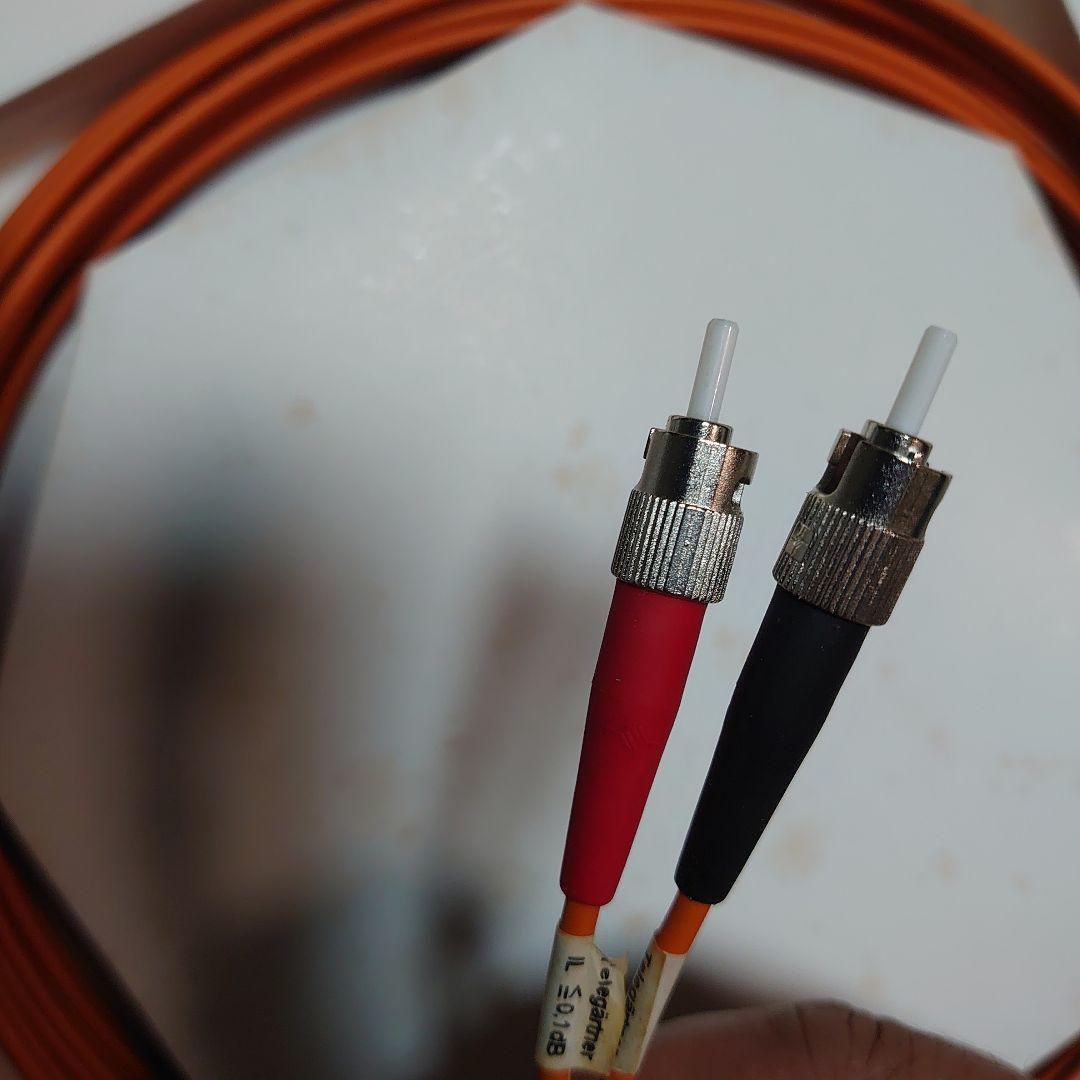 光ファイバーケーブル