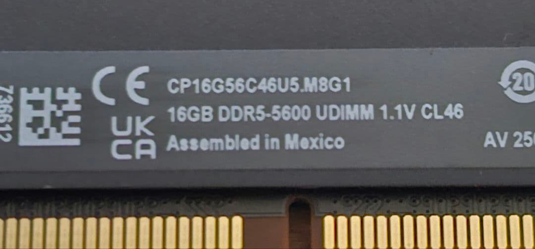 Crucial 16GB DDR5-5600 UDIMM メモリー