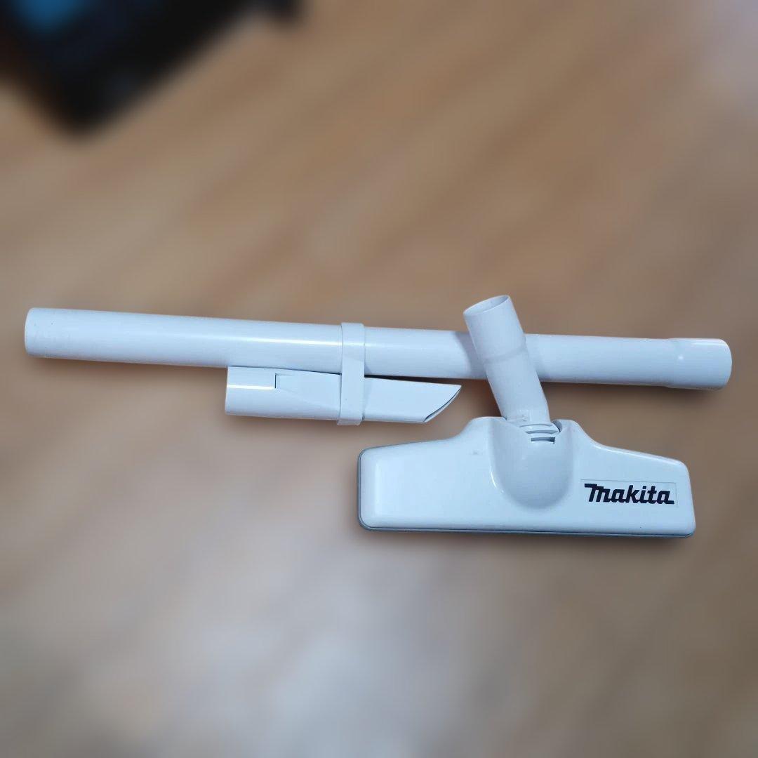 マキタ18V充電式クリーナCL182FD純正バッテリー、純正急速充電器付