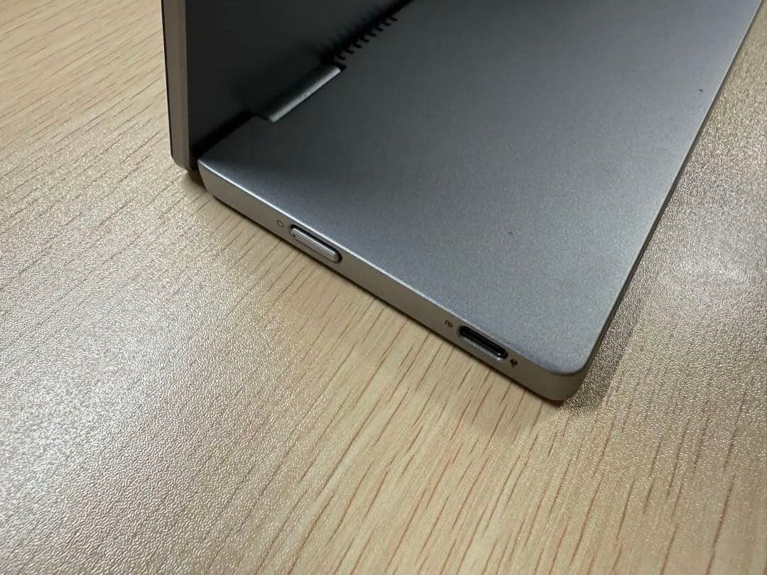 DELL C1422H 14インチ ポータブルモニタ－　その2