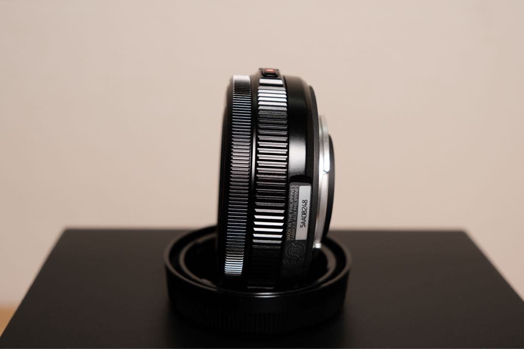 新品同様 富士フイルム FUJIFILM XF27mm F2.8 R WR