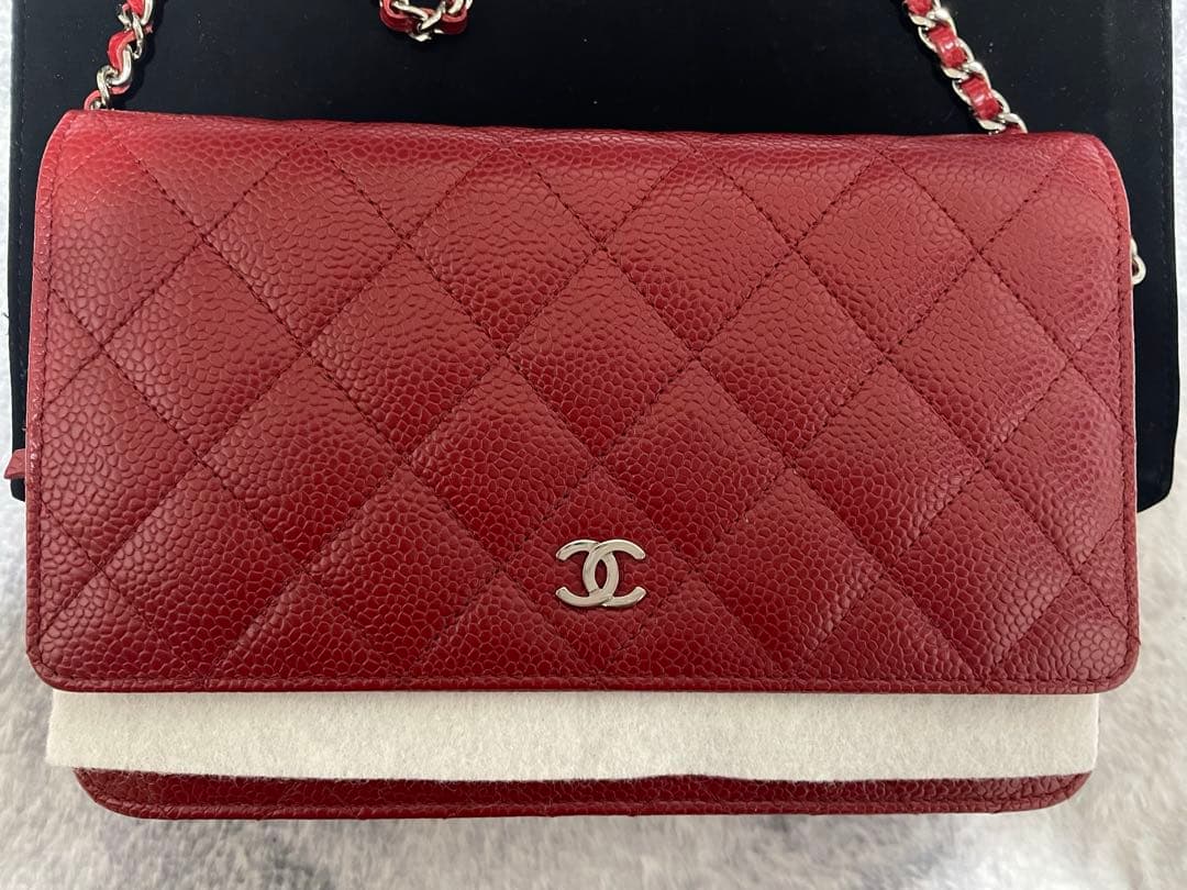 CHANEL チェーンウォレット　赤