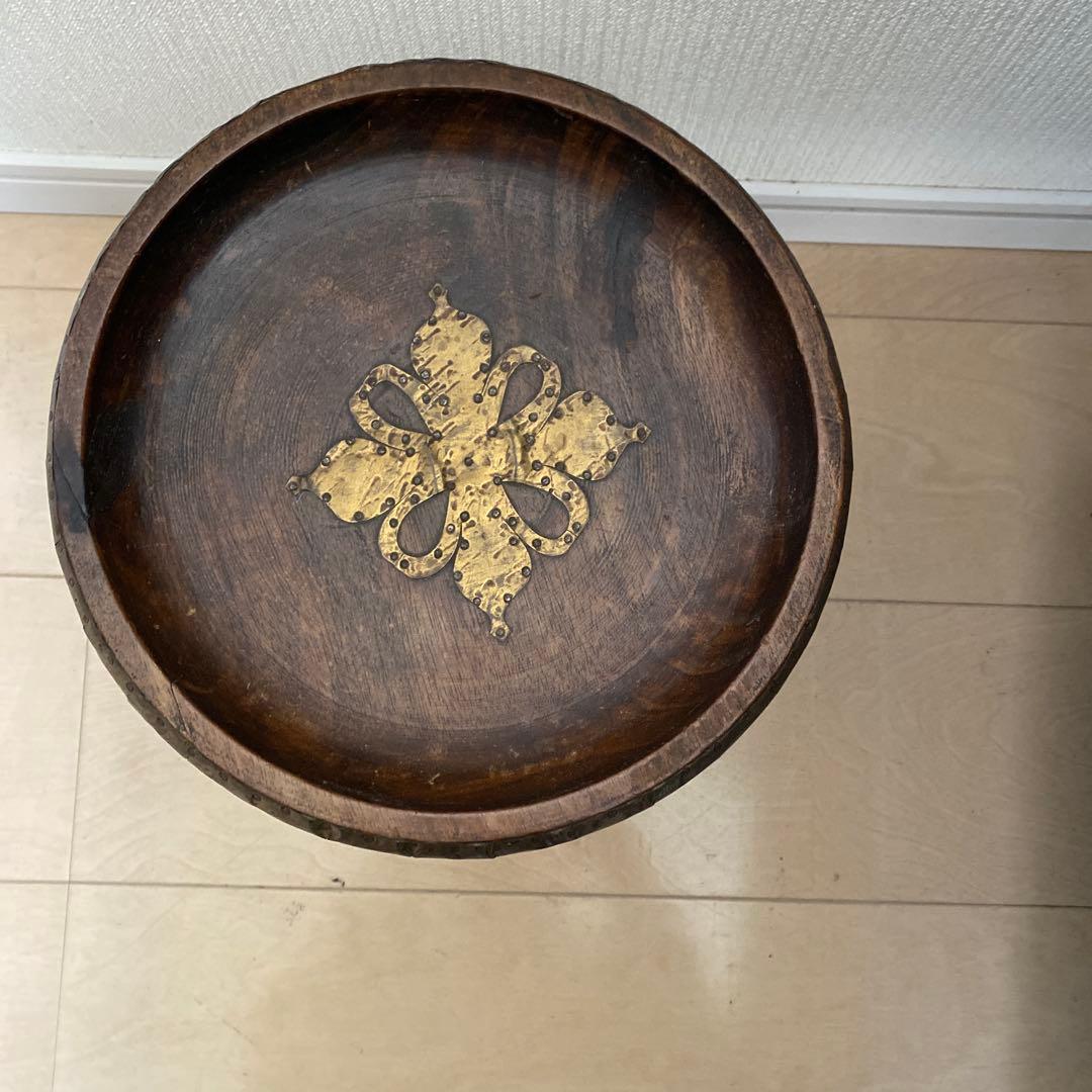 木製高脚皿 金属装飾付き