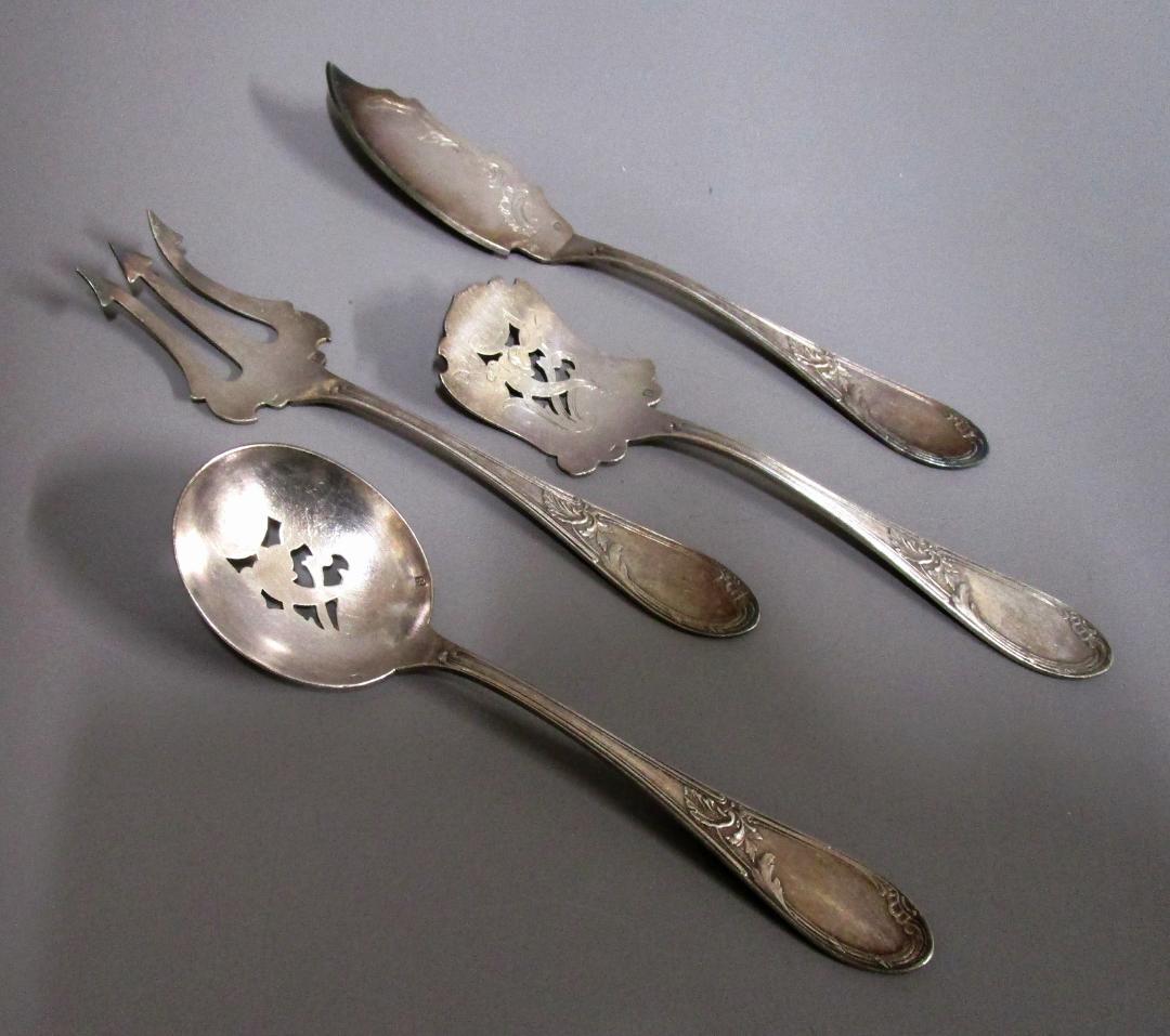 銀製品［オードブルカトラリー 4点セット］刻印：ライオンVH　8
