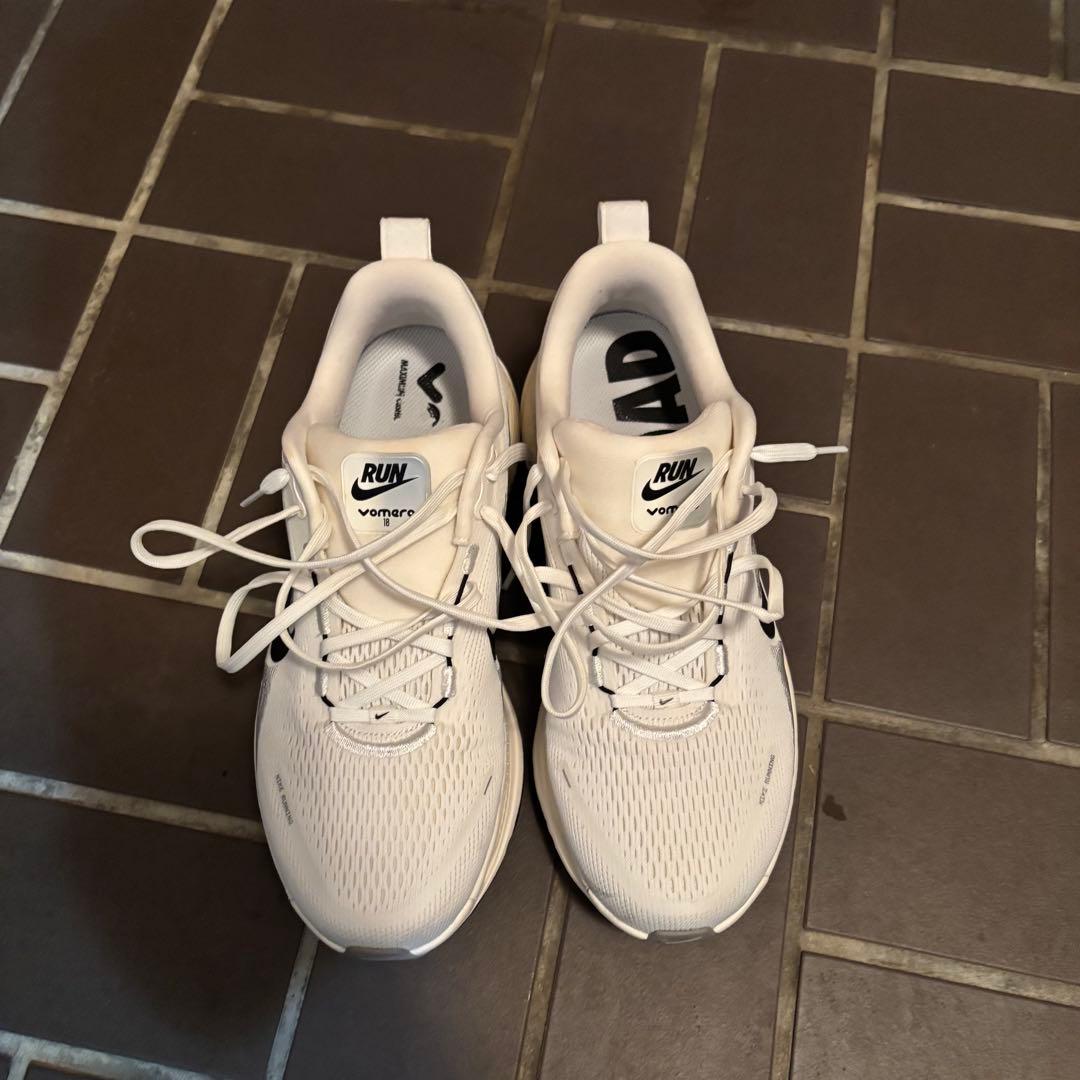 Nike ボメロ18