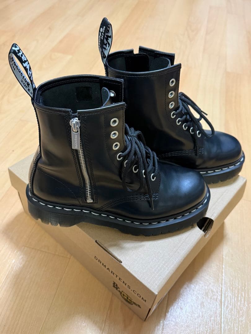 Dr. Martens 8ホール ホワイトステッチ ジッパー付き UK6