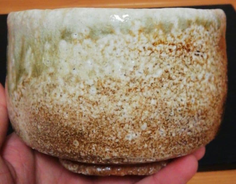 谷清右衛門作　信楽焼　自然釉　茶碗　共箱　共布　略歴付　茶道具