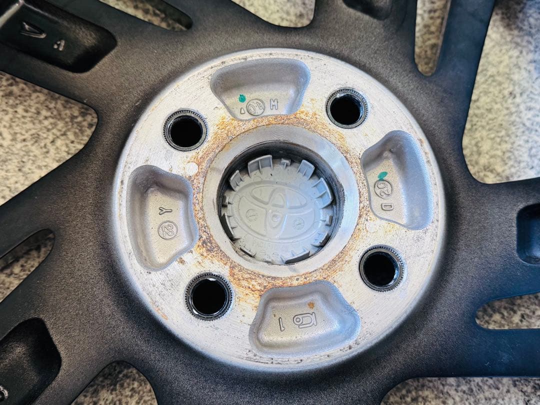 か*ん様 トヨタ•ライズ•ダイハツ•ロッキー•純正16インチ•ヨコハマタイヤ4本