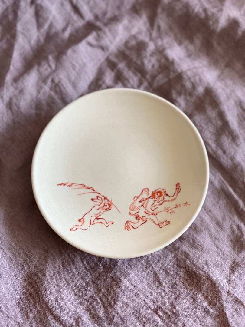 ●新品　クロスアンドクロス別注　鳥獣戯画プレート　2枚　ハグオーワー