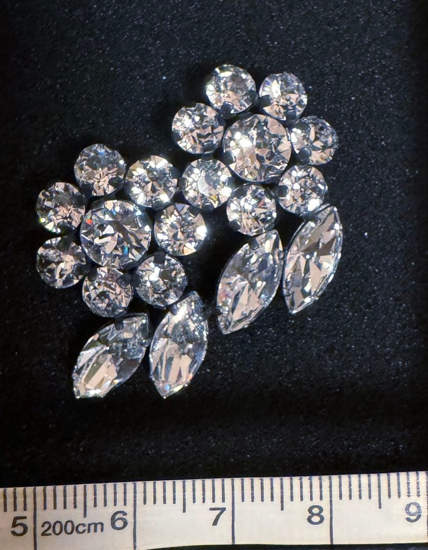 René フラワーモチーフブローチ