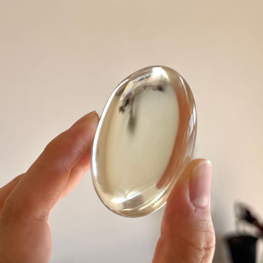 美品薄い茶色　スモーキークォーツ握り石　約78g NO.565