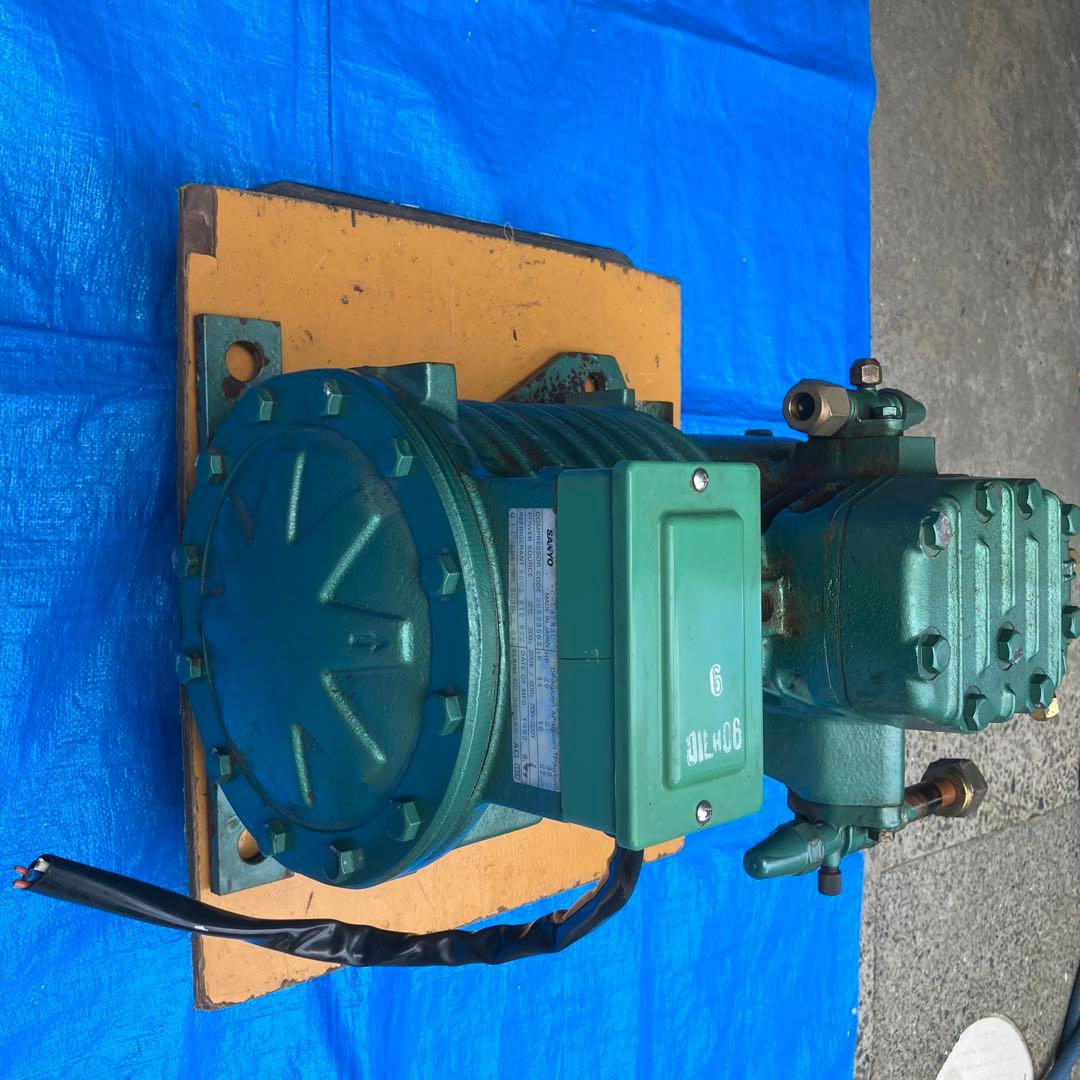 コンプレッサー(冷凍機)