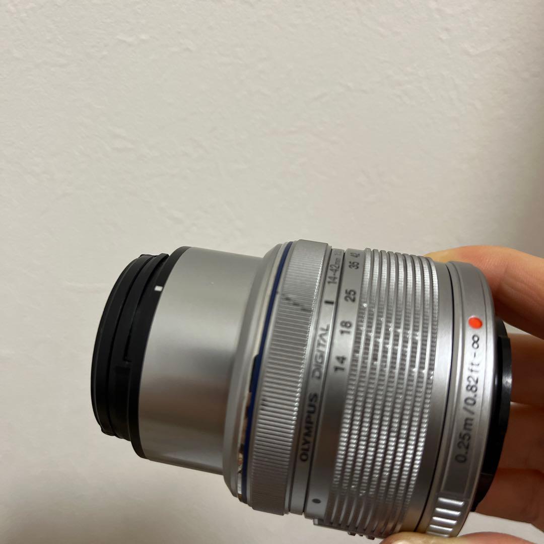 OLYMPUS ミラーレス一眼 ホワイト 交換レンズ付き　pen E-PL6