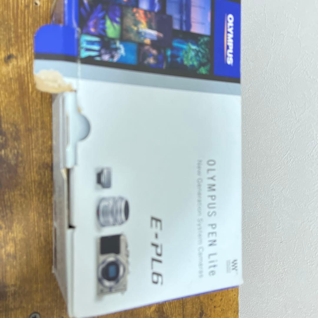 OLYMPUS ミラーレス一眼 ホワイト 交換レンズ付き　pen E-PL6