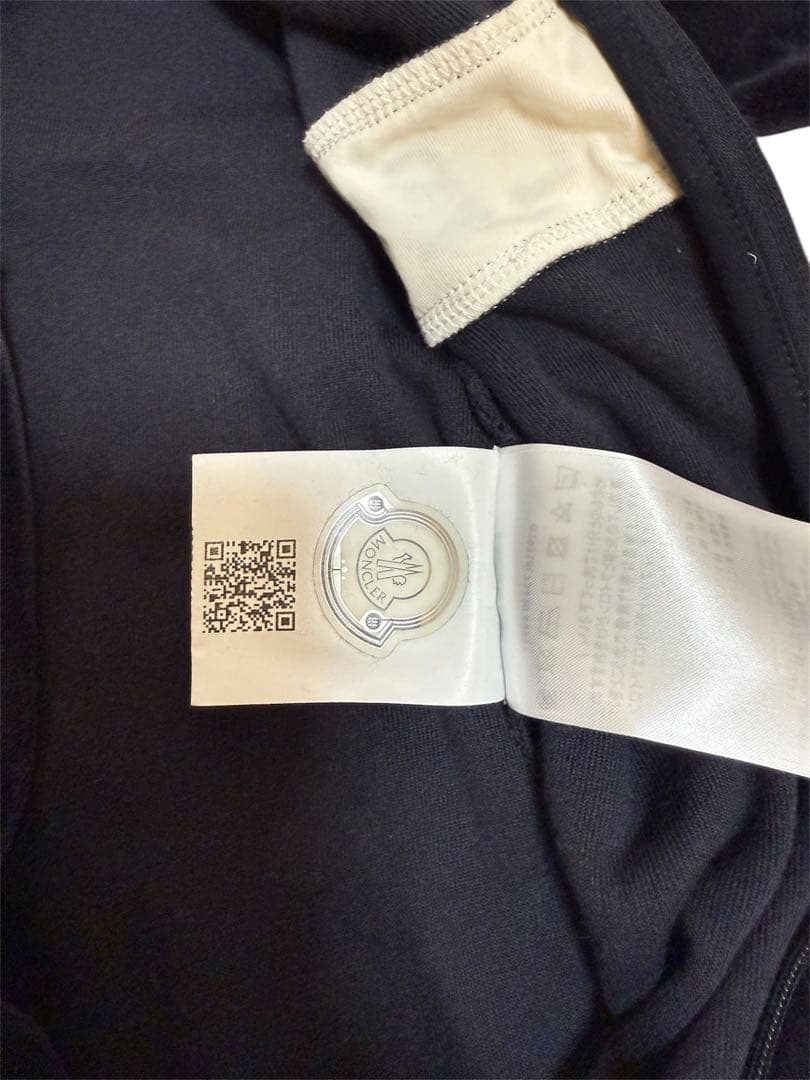 MONCLER ネイビー ベルベットロンパース