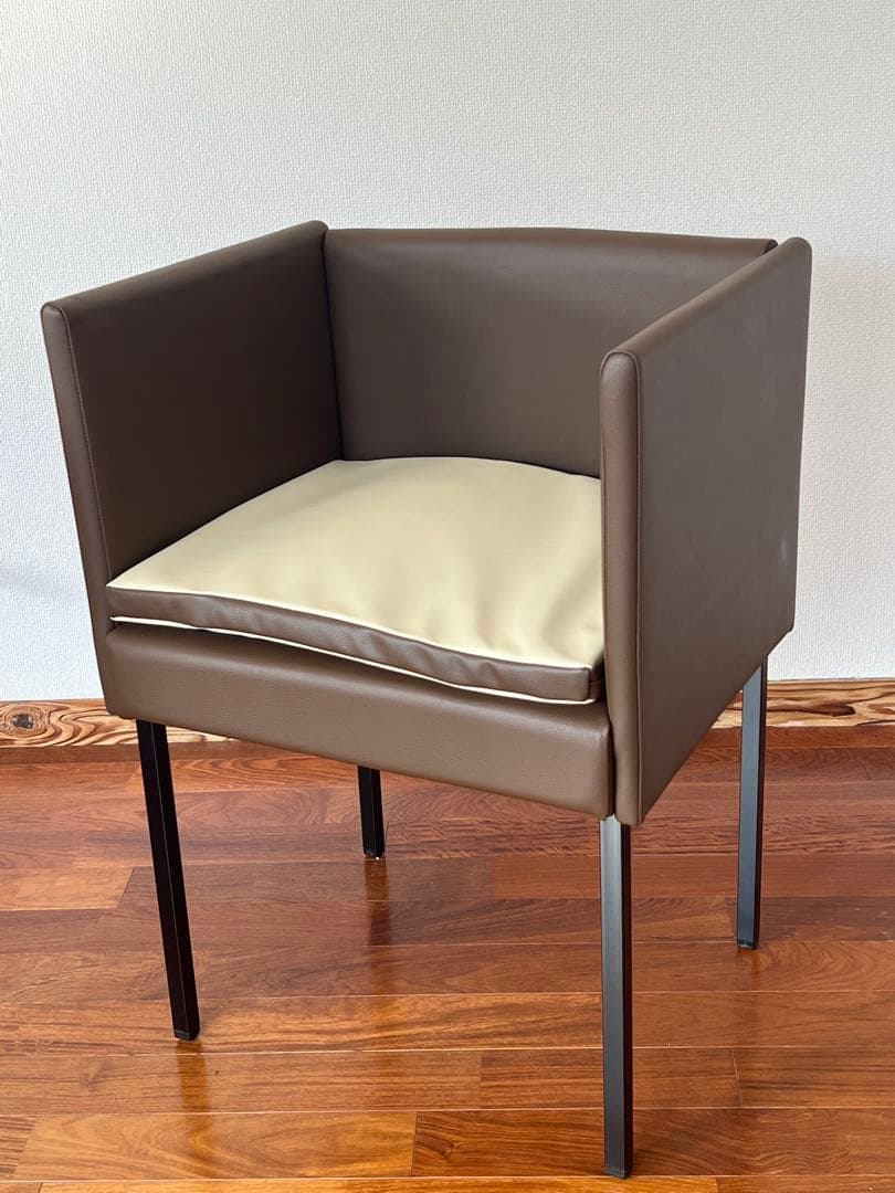 QUON アームチェア ブラウン/オレンジ 定価13万。