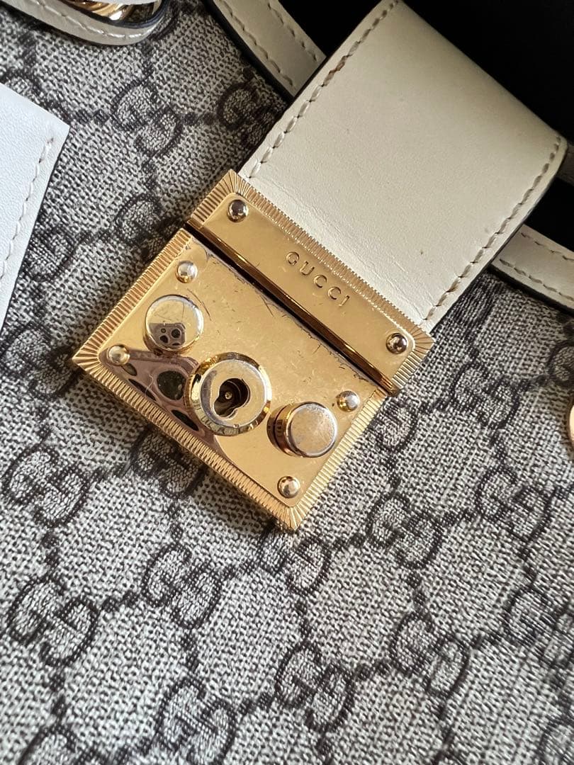 レディース　ショルダーバッグ ベージュ