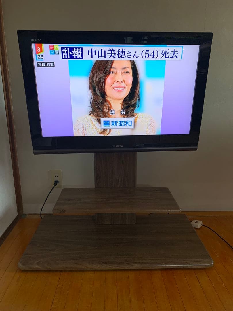 テレビスタンド(TVは付きません)