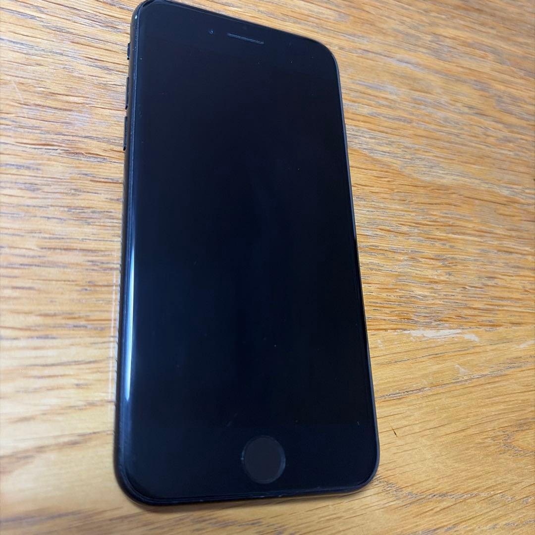 iPhone se2 ブラック　128gb