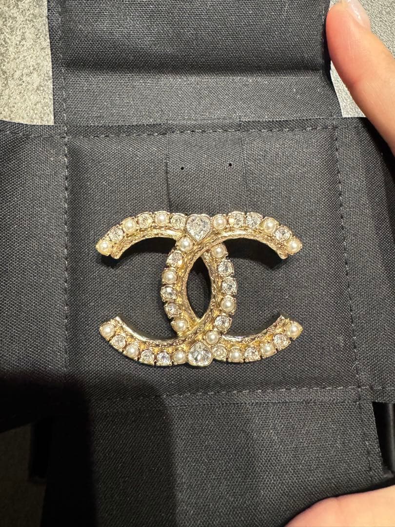 美品　シャネル　パール＆クリスタルブローチ