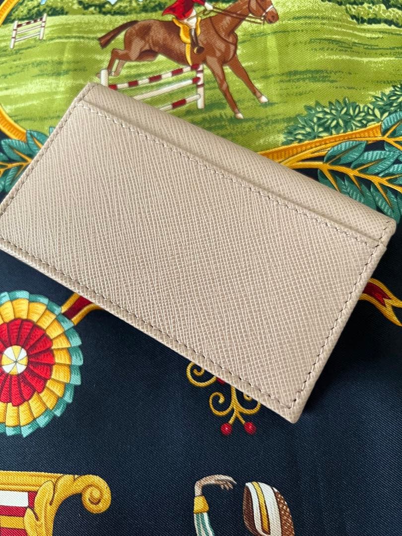 プラダ　PRADA☆名刺入れ　カードケース☆レザー☆新品同様品☆サフィアーノ