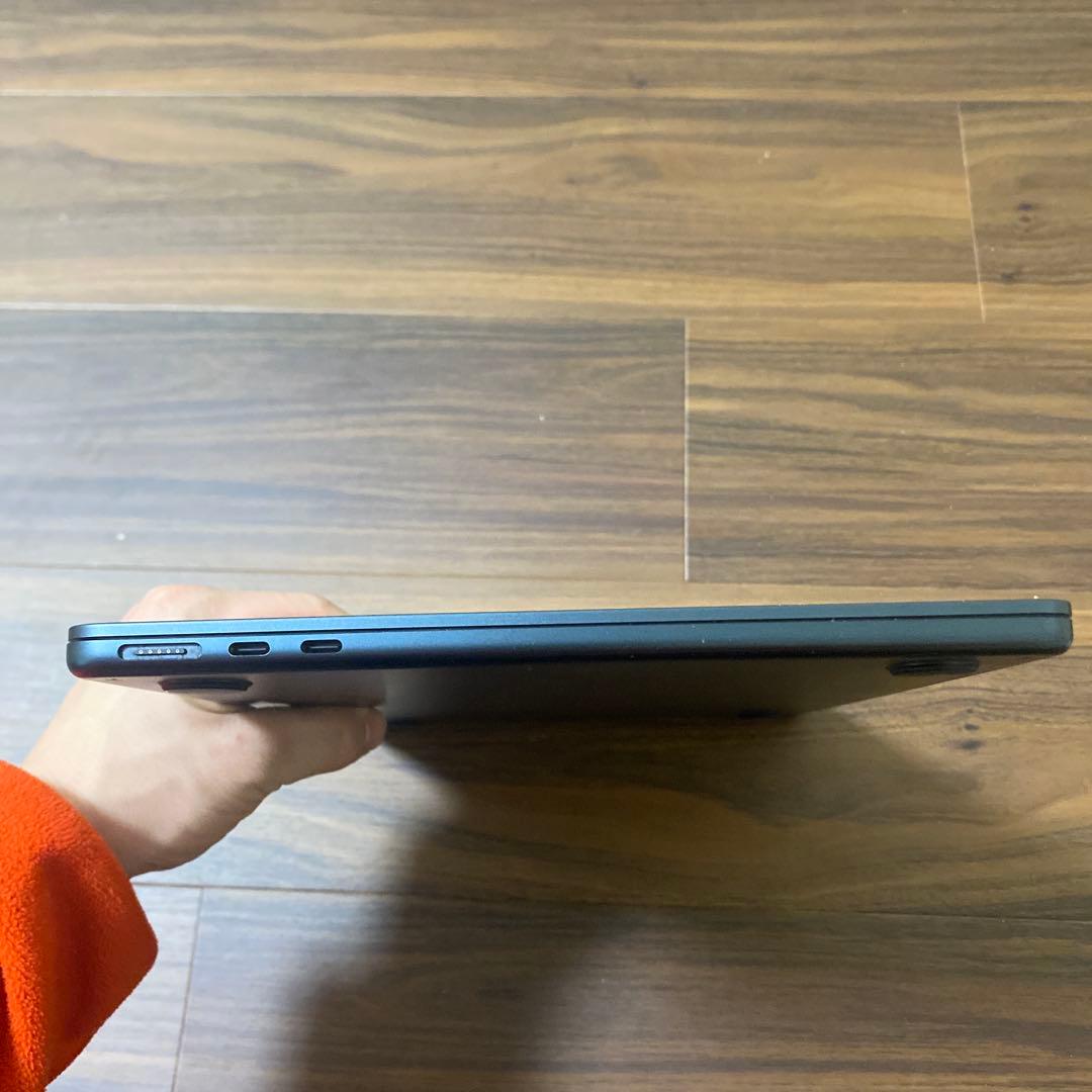 最終値下げ:MacBookAir M2 13.6インチ 8GB / 256GB