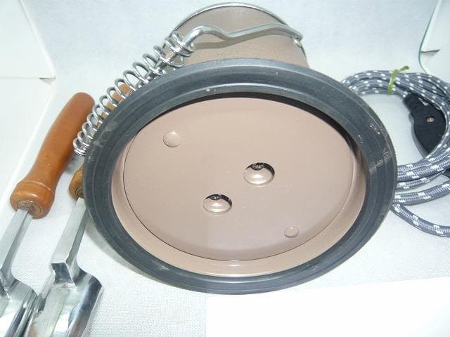 あずき美品　タキイ和裁電化鏝　ランプ付　和裁こて 和裁コテ　　鏝２本付