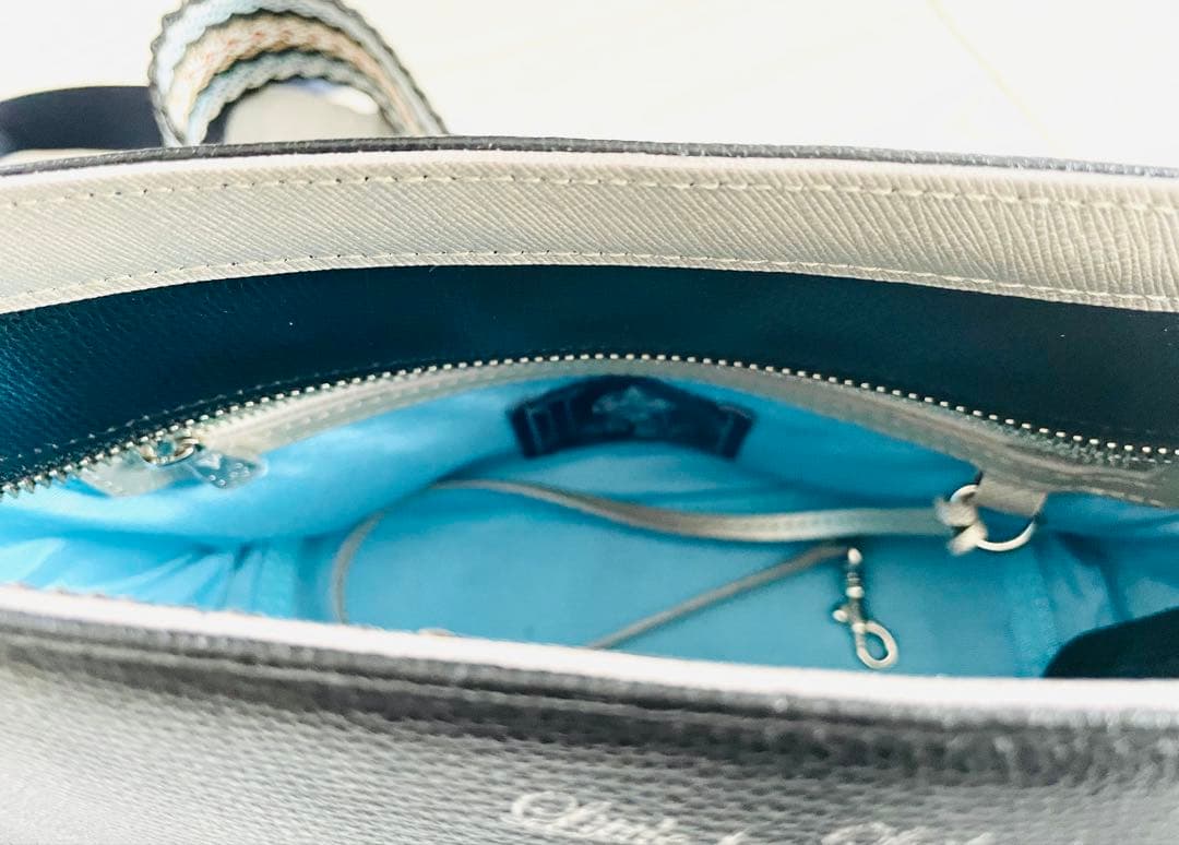 ADMJイタリアンレザー クロスボディーバッグ