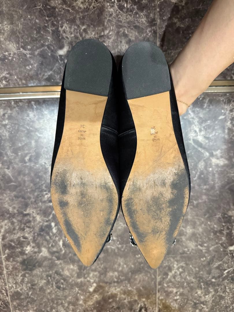 OHGA サテンビジュー パンプス 黒　24cm