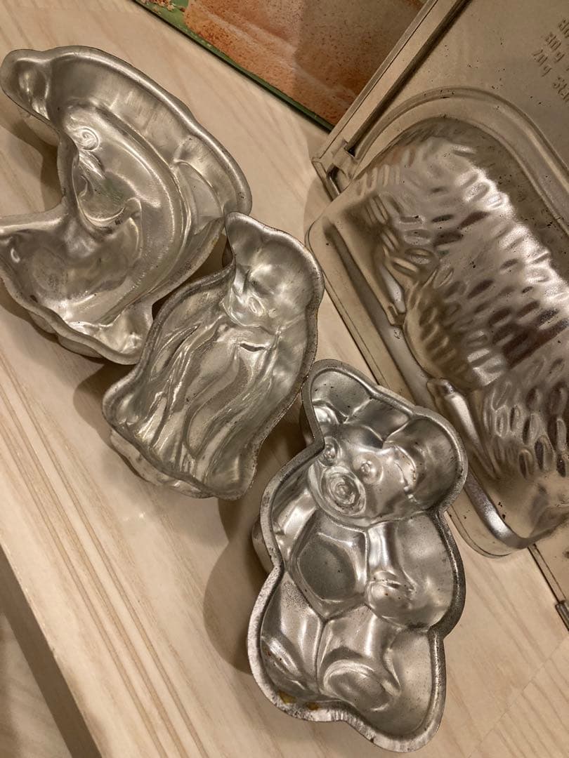 ケーキ型焼き型 テディベア 、ペンギン、イルカ　蚤の市 動物型抜き 4個セット