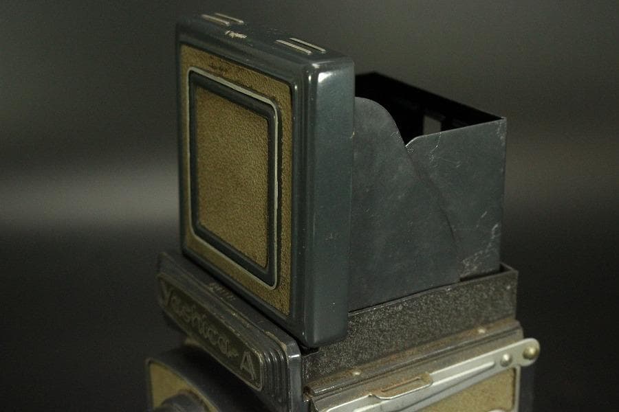 Yashica-A 二眼レフカメラ 昭和レトロ【ジャンク品】(メ1004)