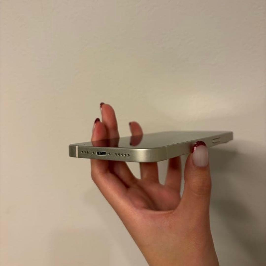 Apple iPhone13 スターライト ホワイト 本体