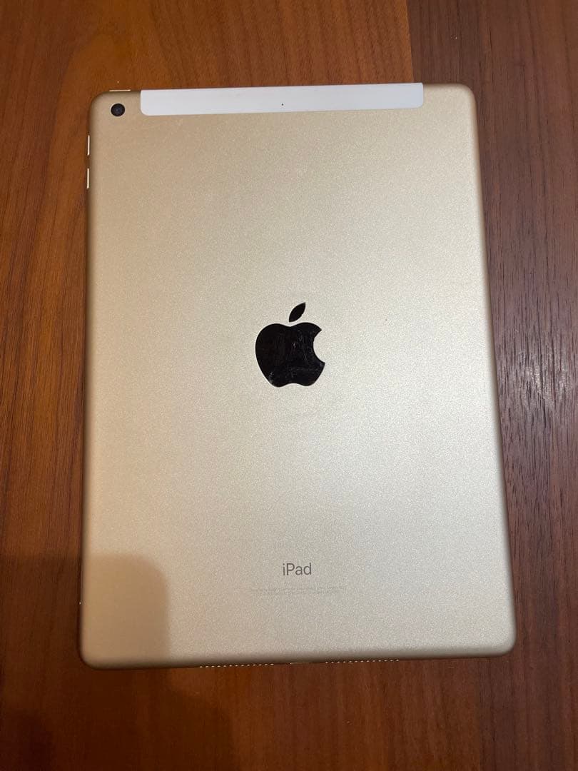 Apple iPad (第5世代) ゴールド 32GB