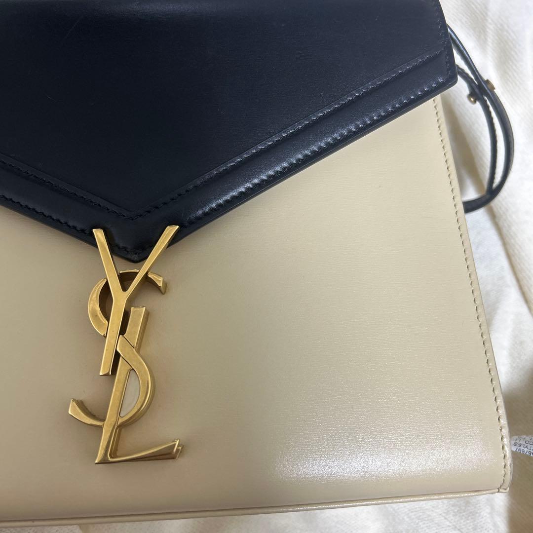 Saint Laurent カサンドラ ハンドバッグ 白黒