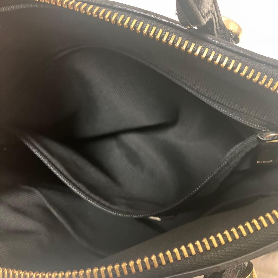 FURLA ハイパーM ショルダーバック　ブラック