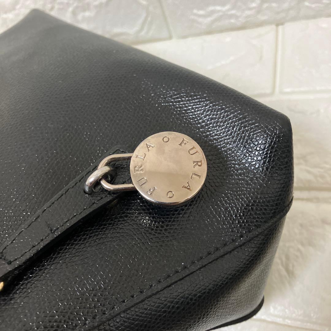 FURLA ハイパーM ショルダーバック　ブラック