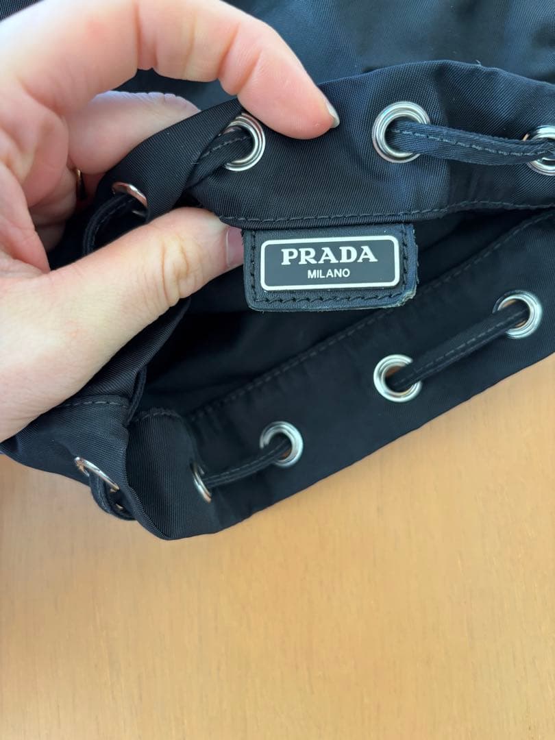 PRADA 三角ロゴナイロンブラックショルダーポーチ