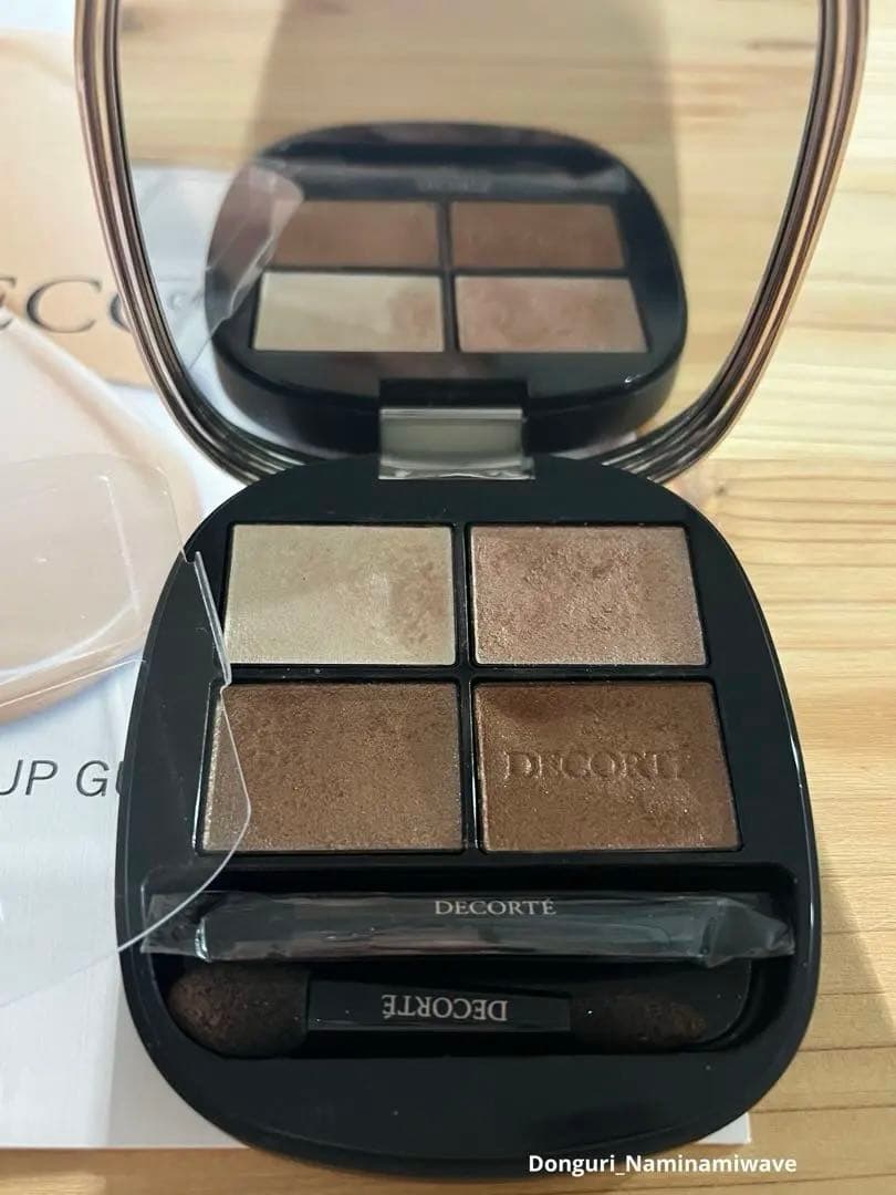 メイコさま❤️pages♡コスメデコルテ スキンシャドウ 01 RosyBrown