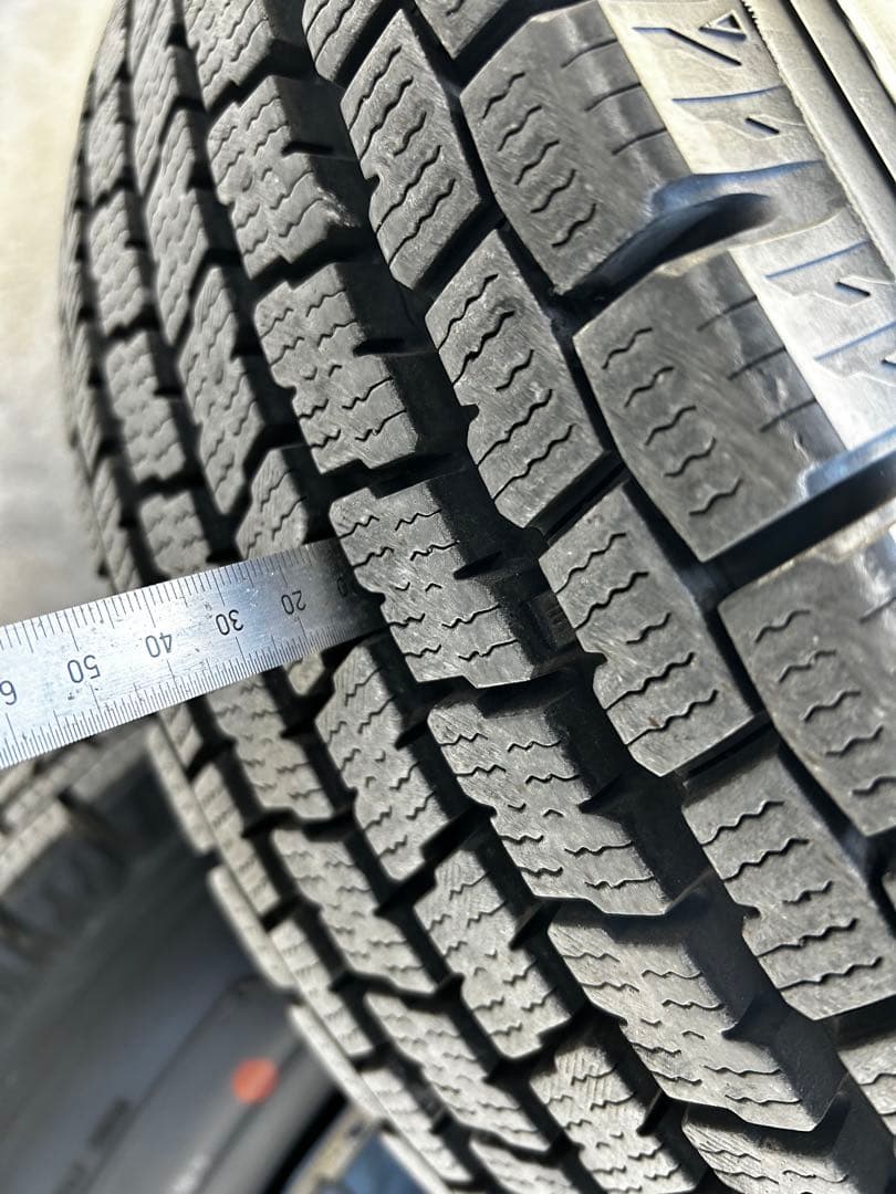 カムロードバンテックジル15インチスタッドレスタイヤセット195/70Ｒ15