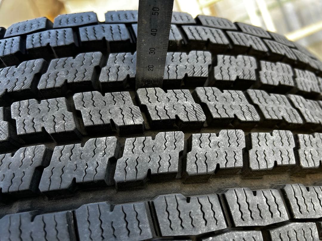 カムロードバンテックジル15インチスタッドレスタイヤセット195/70Ｒ15